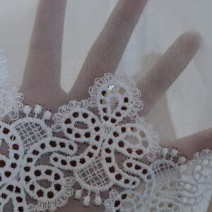 Perdea Triplu Voal cu Broderie Jos L5.30m/H2.70 cu Rejansa de 10 cm