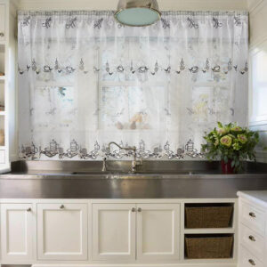 Perdea Pentru Bucatarie cu Model Brodat Maro-Auriu L1.5m/H2.20m cu Rejansa de 8 Creion