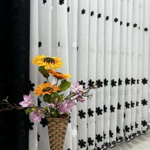 Perdea In cu Brodat Flori Negre L2m/H2.75m cu Rejansa de 6cm