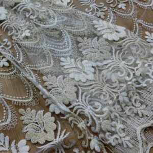 Material de Perdea Brodata Textura Groasa Crem-Auriu